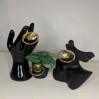 Boucles d'oreilles créoles dorées fleurs blanches - Les Joyaux d'Asti