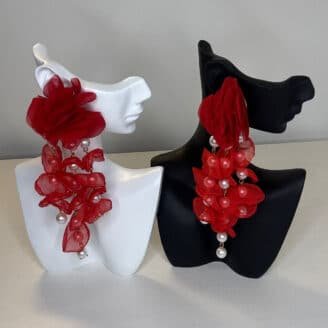 Boucles d'oreilles pendantes rose rouge et perles - Les Joyaux d'Asti