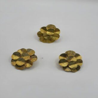 Parure boucles d'oreilles et bague fantaisie couleur or en forme de fleur avec pétales texturés, SA Jewelry