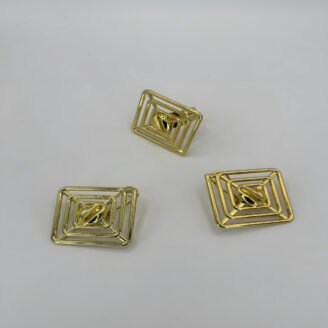 Parure boucles d'oreilles et bague fantaisie couleur or en losange géométrique ajouré avec coquillage cauri central, SA Jewelry